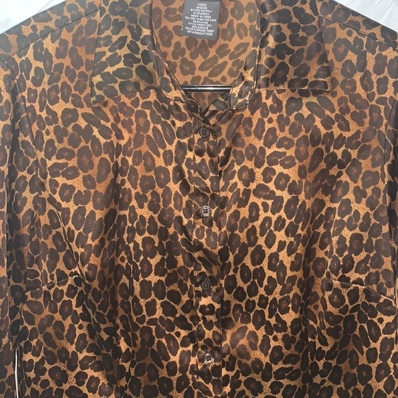 George Designs by Mark Eisen Animal Print Button up long sleeve blouse Size M - Picture 2 of 4